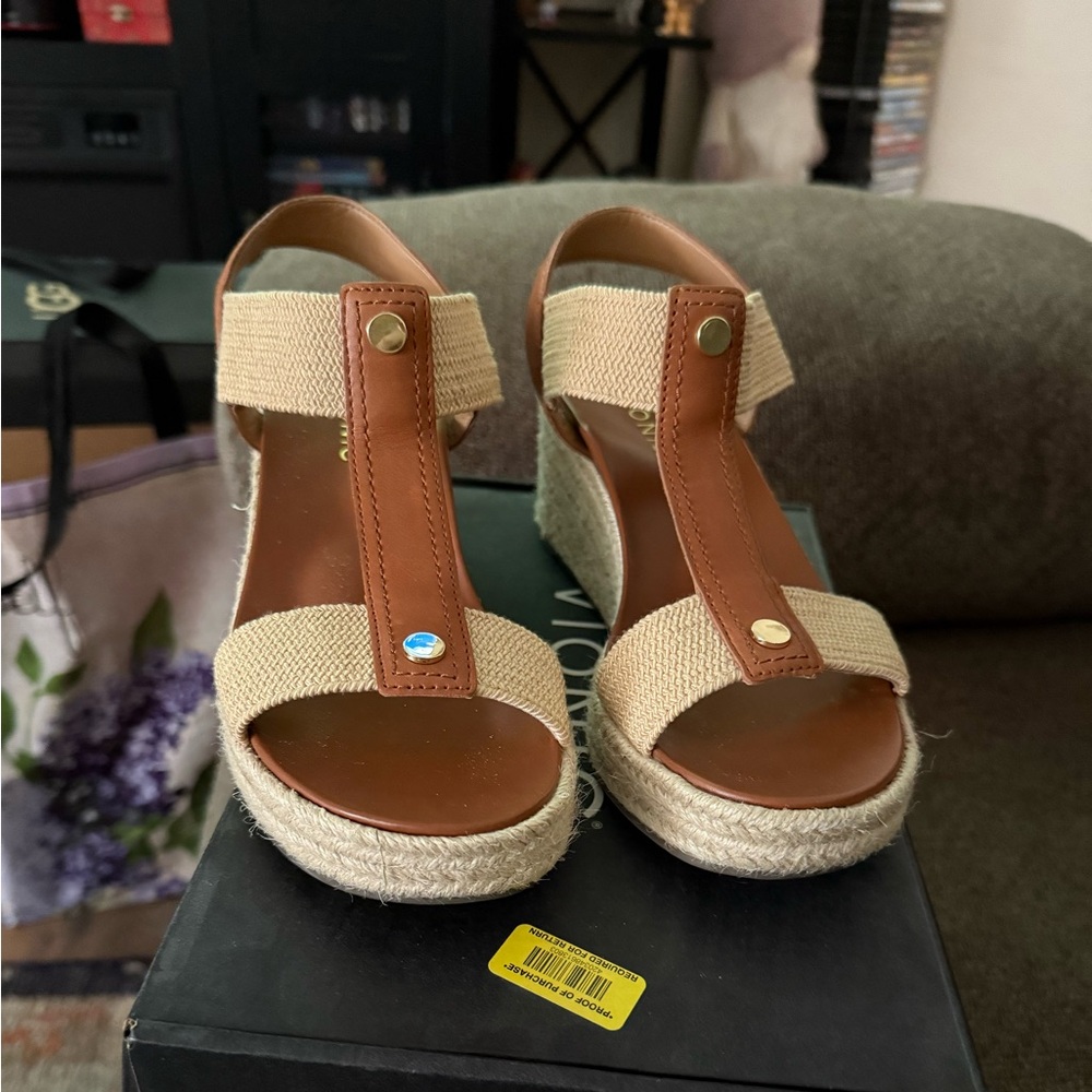 Vionic Women's Brown and Cream Wedge Sandals